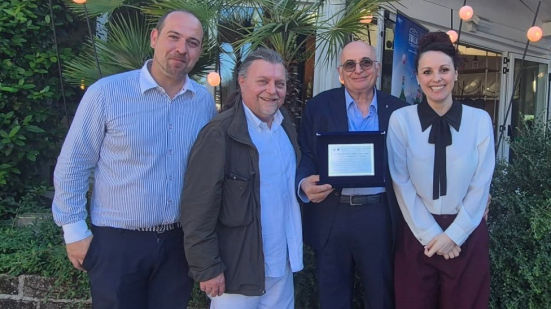 Ristorante Alla Lanterna di Fano, 50 anni di eccellenza: Confcommercio premia Flavio Cerioni