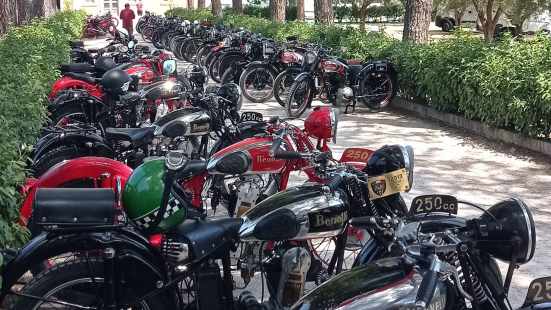 Circuito delle Candele a Candelara, tornano le moto anteguerra: in mostra i gioielli degli anni ’30