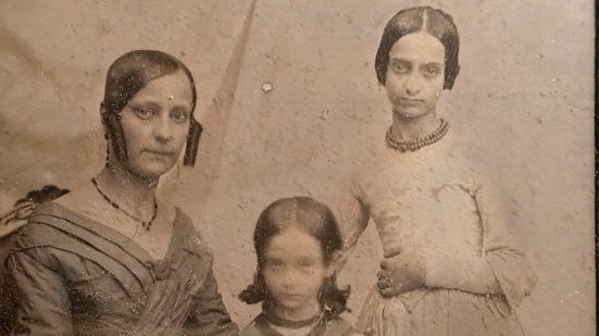 Biblioteca Oliveriana di Pesaro, donazione straordinaria di Enrico Cecchi: oltre 20mila fotografie