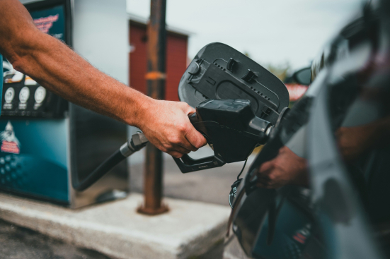Carburanti, CNA: petrolio ai livelli di febbraio ma benzina e gasolio restano più cari del 14-16%