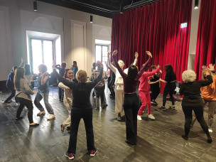 Pesaro, al Cortile di Palazzo Montani Antaldi la performance “Al sole” con i Dance Well Dancers: danza e inclusione il 28 giugno