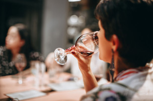 Oltre il Vino a Pesaro: il 3 luglio via Cavour ospita vignaioli e artigiani da tutta Italia