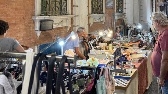 Shopping sotto le Stelle Pesaro, successo per la prima serata: centro storico animato fino al 20 agosto