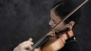 MUN - Music Notes in Pesaro: la violinista Yuki Serino in concerto a Palazzo Gradari il 15 luglio
