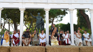 Fano dei Cesari 2026: oltre 4.000 figuranti, impatto economico fino a 1,82 milioni e boom di turisti