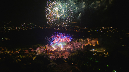 Assedio al Castello a Gradara si chiude tra rievocazioni storiche, Giostra dei Cavalieri e spettacolo piromusicale