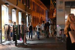 Centro storico di Pesaro, le opposizioni attaccano il Comune: "Manca una strategia per il commercio"