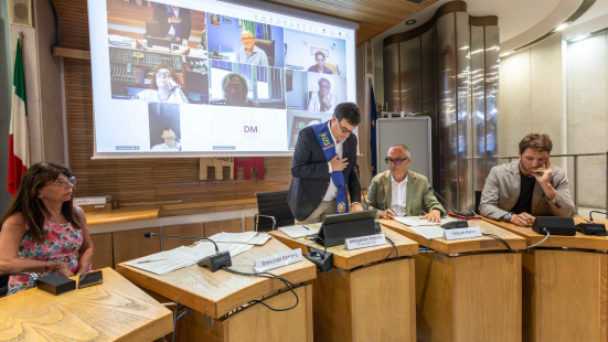 Provincia di Pesaro e Urbino, Alessandri giura in Consiglio: approvati Dup, assestamento e bilancio