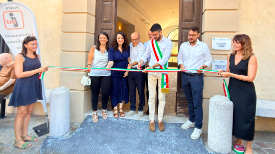 San Costanzo, inaugurato il nuovo Punto IAT a Palazzo Cassi: accoglienza e promozione turistica