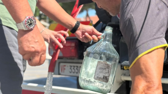 Emergenza acqua a Pesaro, raggiunte 62 famiglie fragili e riforniti 15 alberghi