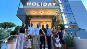 Residence Holiday Pesaro, riapre dopo la ristrutturazione: 26 appartamenti e 78 posti letto