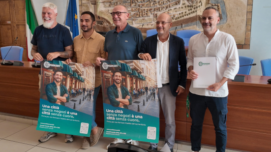 Commercio a Pesaro e Urbino, persi 177 milioni di euro dal 2019 al 2025