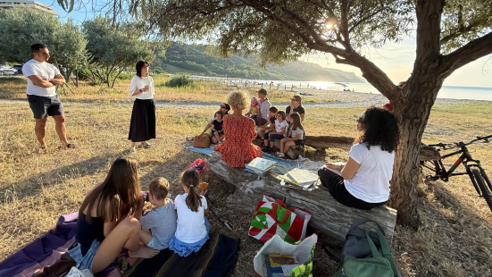 Una storia tira l’altra, a Baia Flaminia letture per bambini alla Rosa dei venti