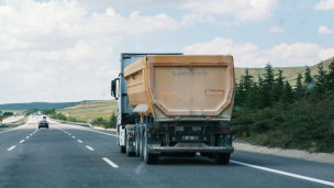 Trasporto merci conto terzi, al via il corso CNA a Pesaro per l’abilitazione professionale