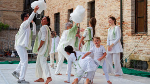 Urbino, il Teatro Sanzio apre la stagione con “Empathy”: danza e inclusione