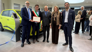 Pesaro, il Comune premia il Gruppo Di.Ba. per i 50 anni di attività: inaugurato il nuovo showroom BYD