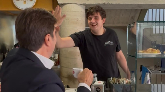 AUTentico Caffè Letterario a Pesaro, il sindaco Biancani invita i cittadini a scoprire il bar sociale